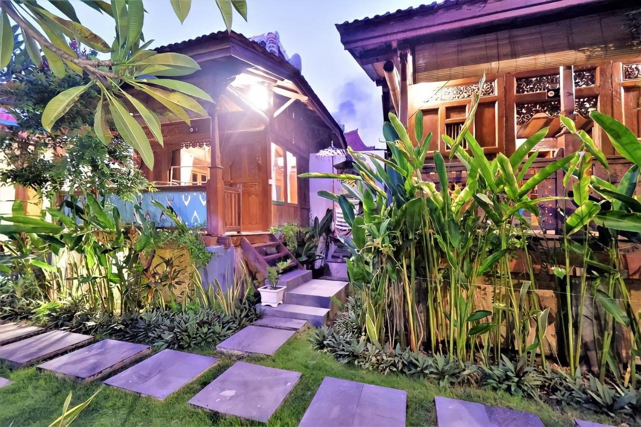 Hotel And Villa B52 ギリ・アイル エクステリア 写真