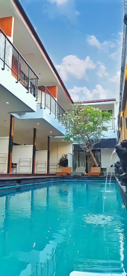 Hotel And Villa B52 ギリ・アイル エクステリア 写真